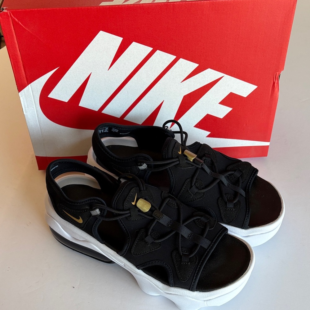Women’s Nike Air Max Koko Sandals

New in box - Picture 2 of 8